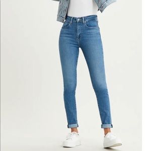 Levi’s high rise jeans